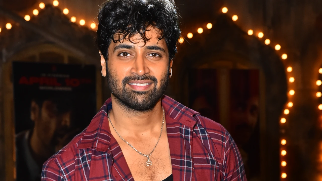 Adivi Sesh : నాగచైతన్య పెళ్లిని అడివి శేష్ భలే వాడుకున్నాడే.. మంచి పనే చేసాడు..