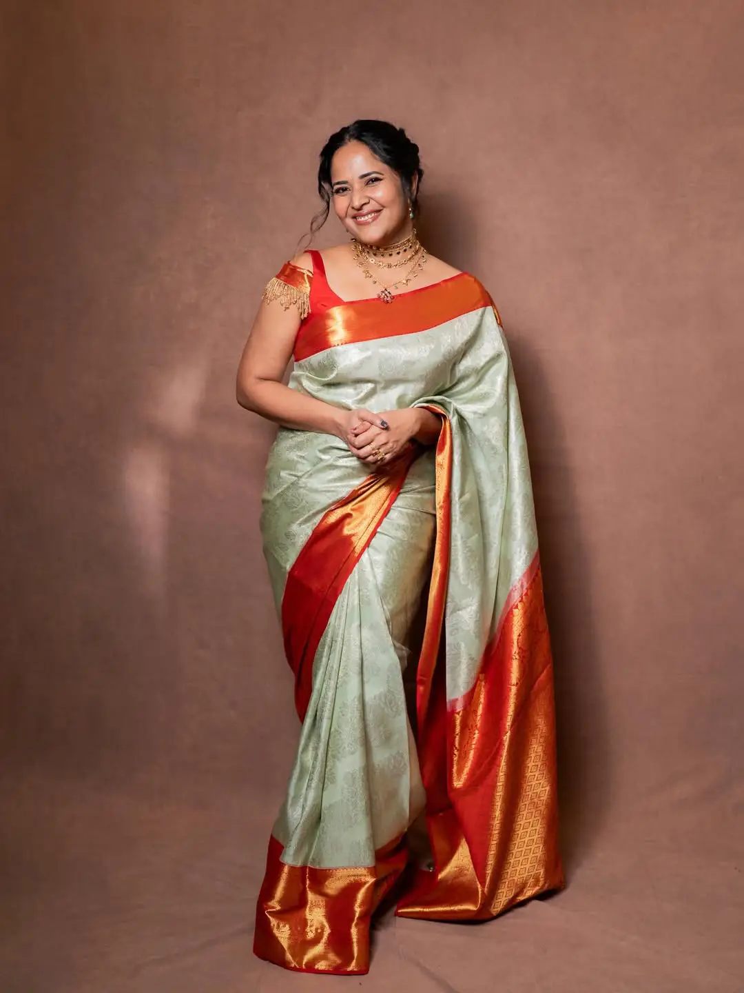 anasuya bharadwaj latest hot photos