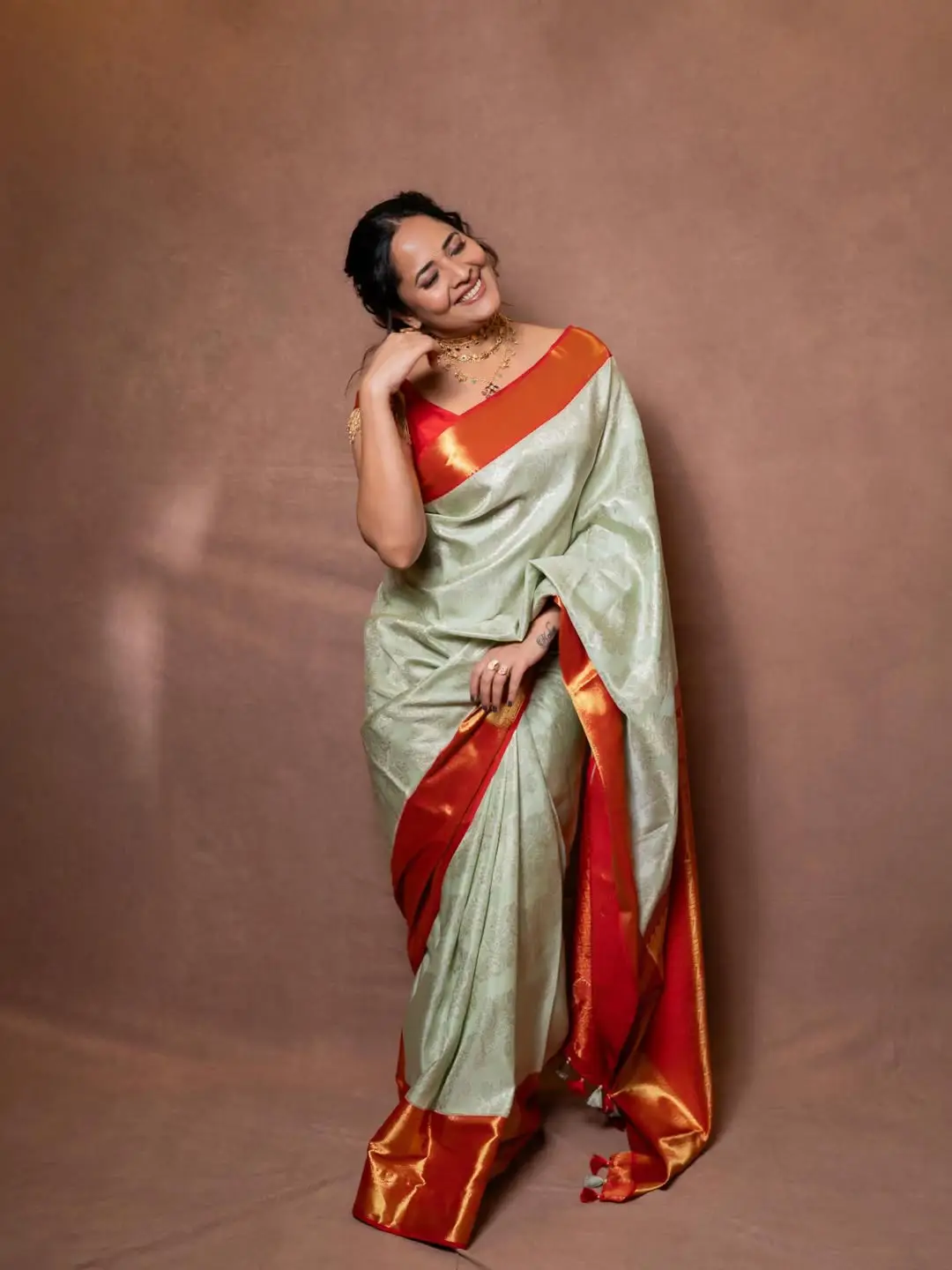 anasuya bharadwaj latest hot photos