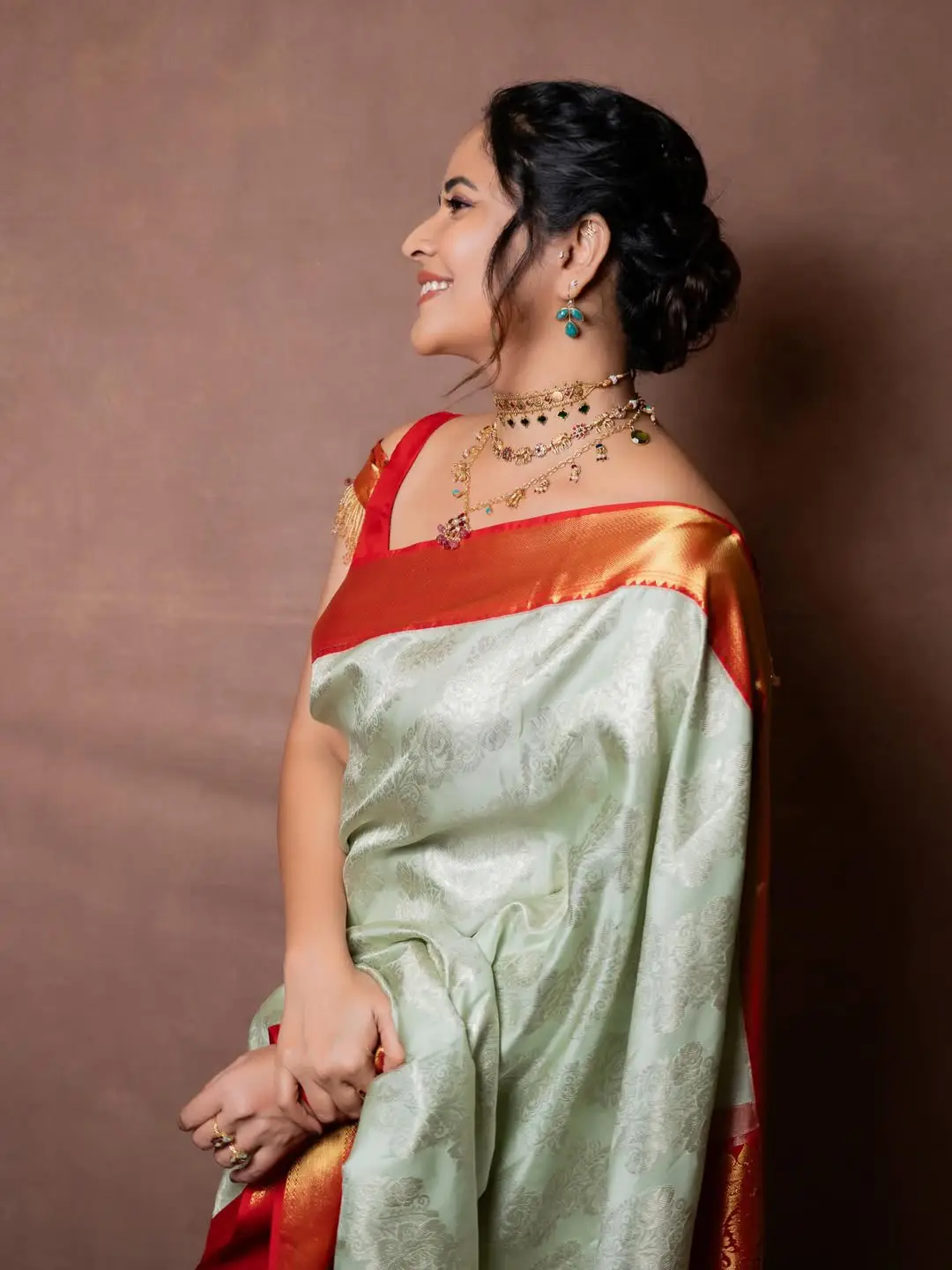 anasuya bharadwaj latest hot photos