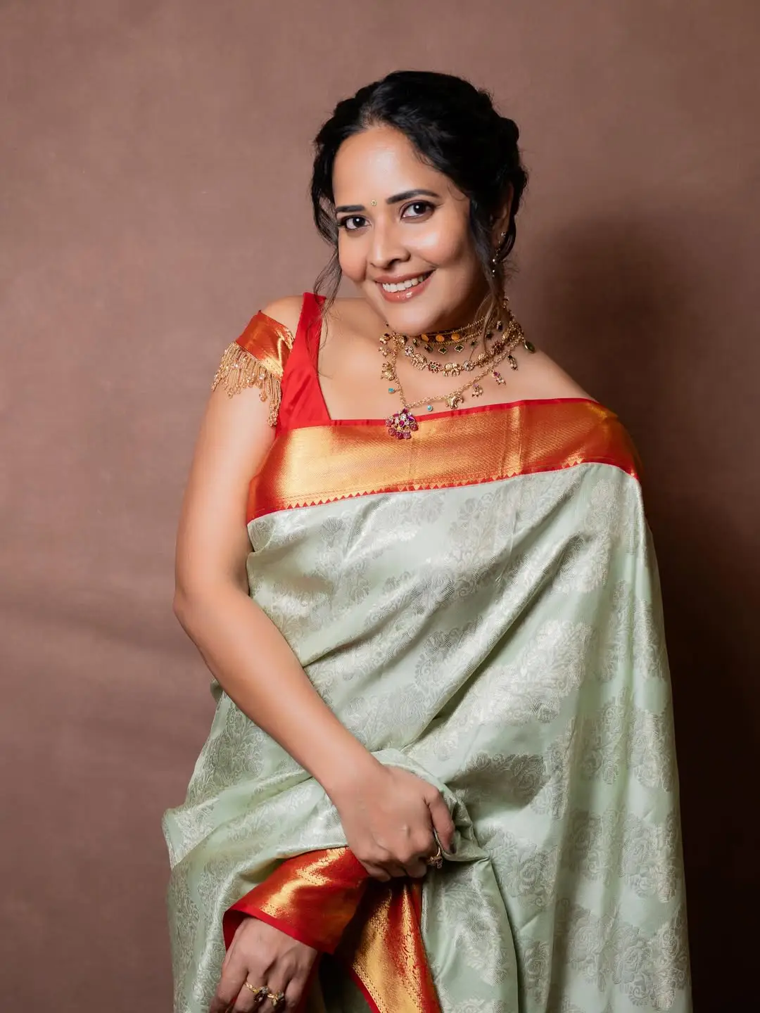anasuya bharadwaj latest hot photos