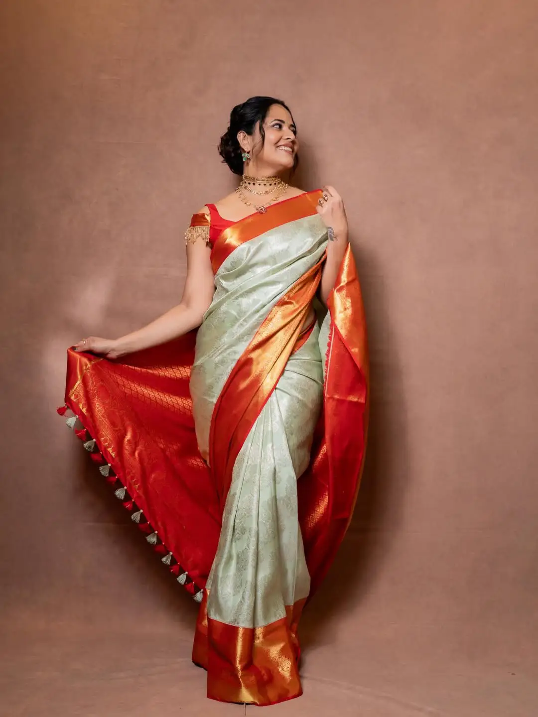 anasuya bharadwaj latest hot photos