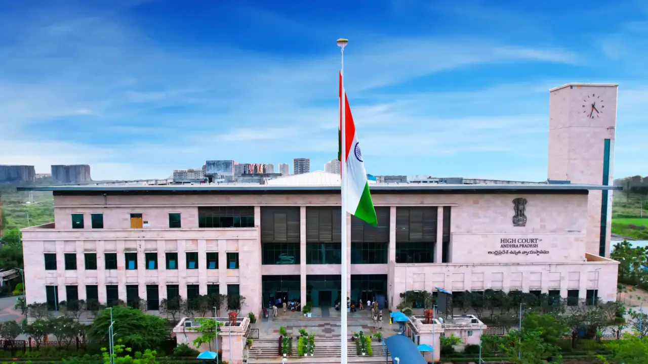 AP HC Jobs 2026 : హైకోర్టులో భారీ సంఖ్యలో ఉద్యోగాలు.. నెలకు రూ.రూ. 1,47,760 జీతం.. నోటిఫికేషన్ వచ్చేసింది..!