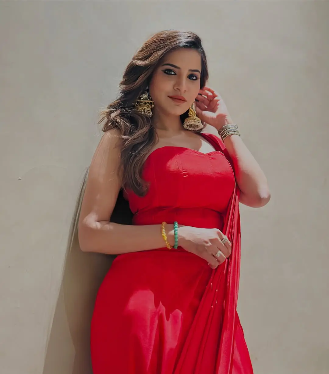 ashu reddy latest glamour show photos