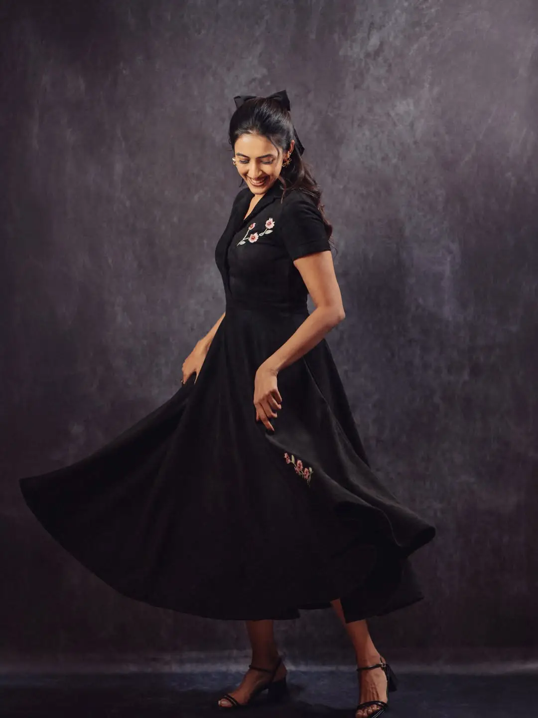 niharika konidela latest photos in black dress (1)