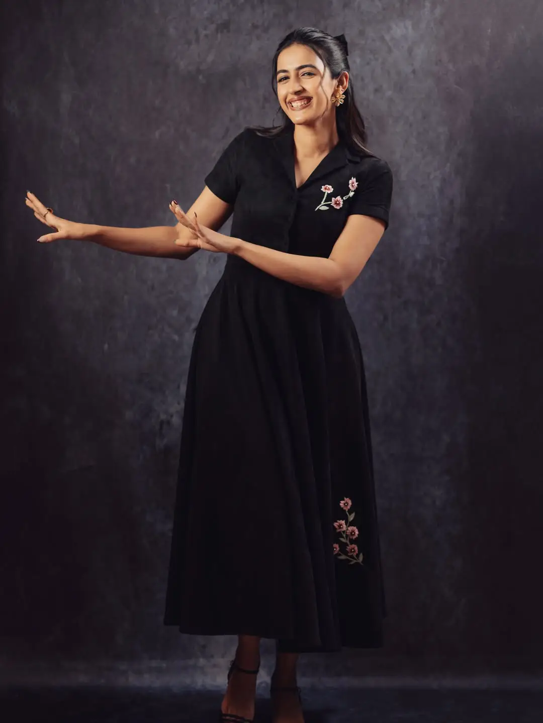 niharika konidela latest photos in black dress (1)