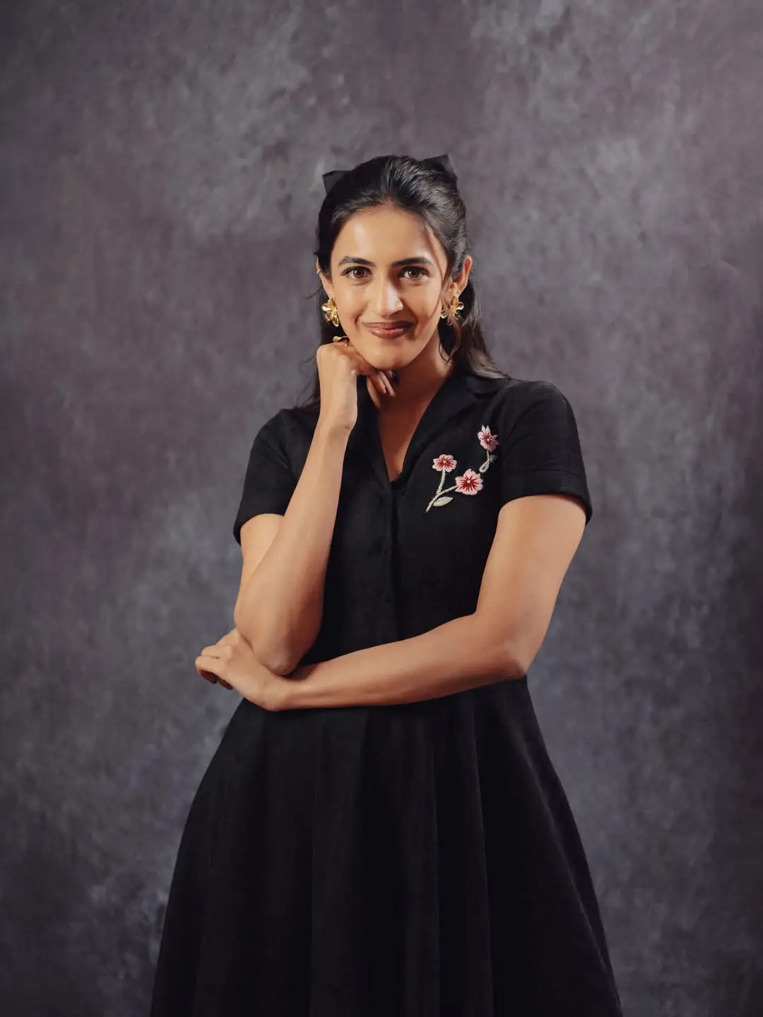 niharika konidela latest photos in black dress (1)