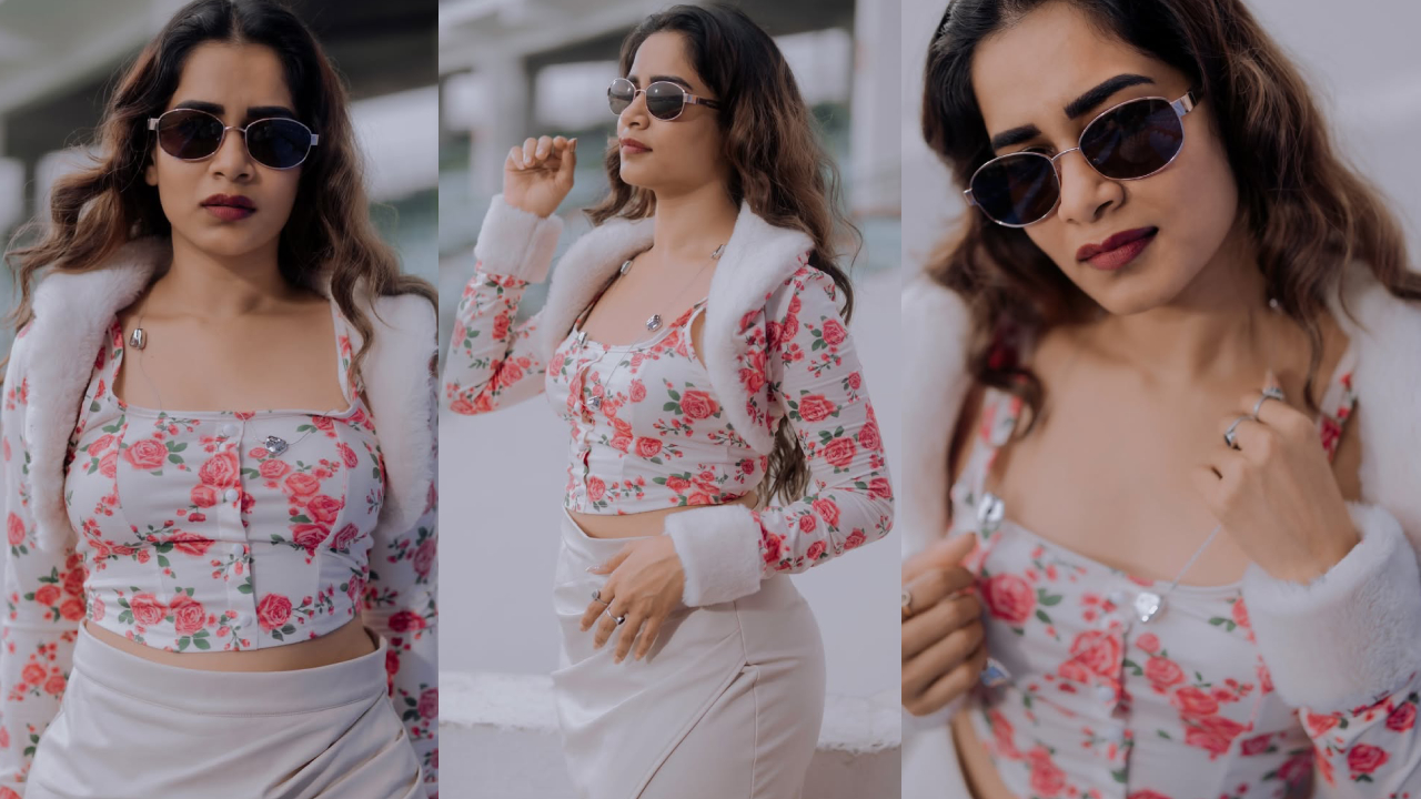 Sahithi Dasari: ట్రెండీ లుక్స్ లో దాసరి సాహితి.. అందాలు చూస్తే పోతుంది మతి.. ఫొటోలు