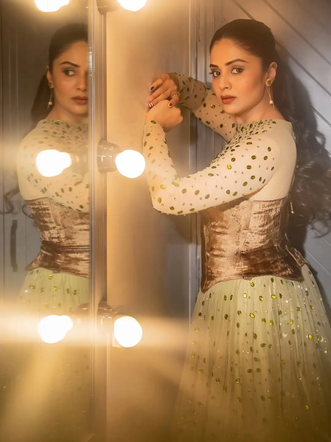 sreemukhi latest glamour photos viral on social media