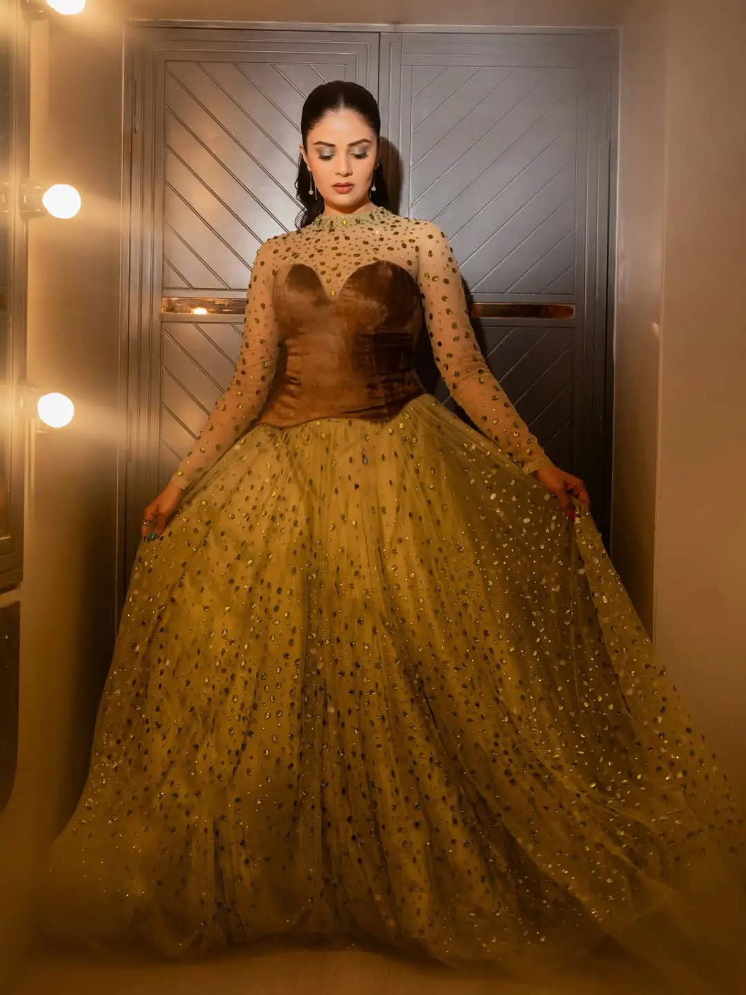 sreemukhi latest glamour photos viral on social media