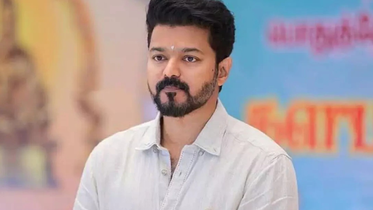 Vijay : ఓ పక్క విడాకులు.. ఓ పక్క ఎన్నికలు.. కోట్ల విలువ చేసే ప్రాపర్టీ అమ్మేసిన విజయ్..
