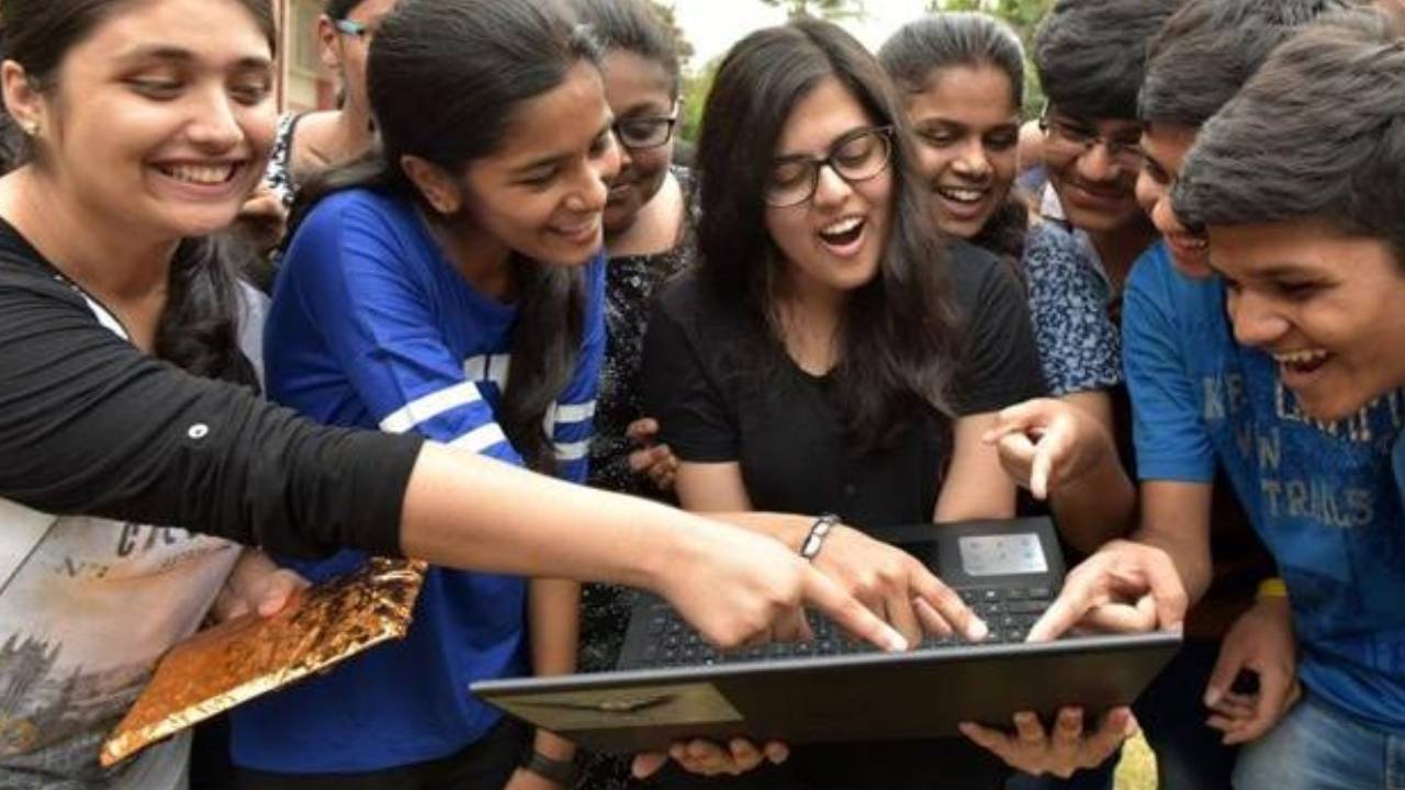 AP 10th Results 2026 : ఏపీలో టెన్త్ ఫలితాలపై మంత్రి నారా లోకేశ్ కీలక ప్రకటన.. ఫలితాలు ఇక్కడ చెక్ చేసుకోండి..