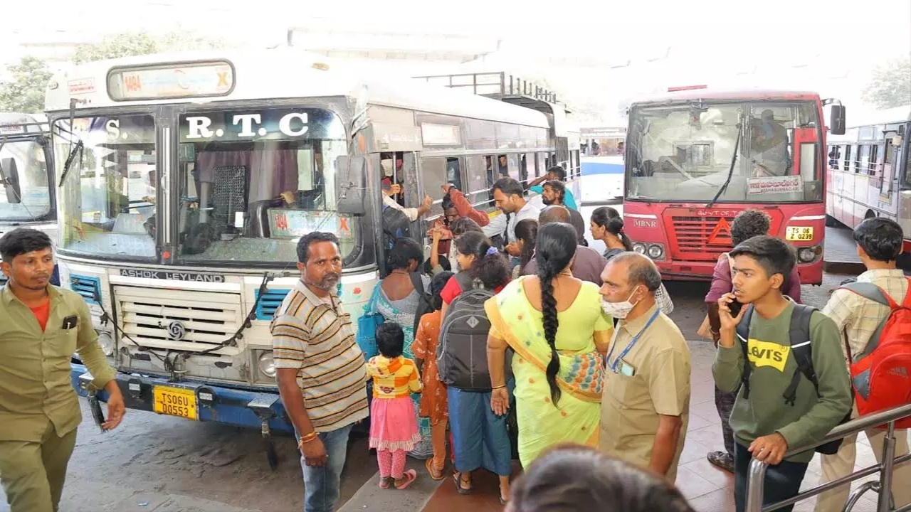 APSRTC Revise Bus Fares : ప్రయాణికులకు శుభవార్త చెప్పిన RTC.. ఆ బస్సుల్లో ఛార్జీలు తగ్గించింది