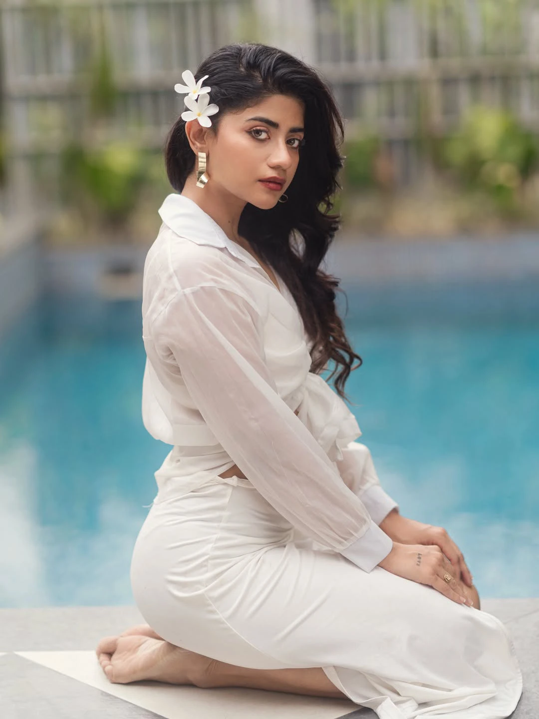 Abhignya Vuthaluru Shares Sizzling Photos From Swimming Pool