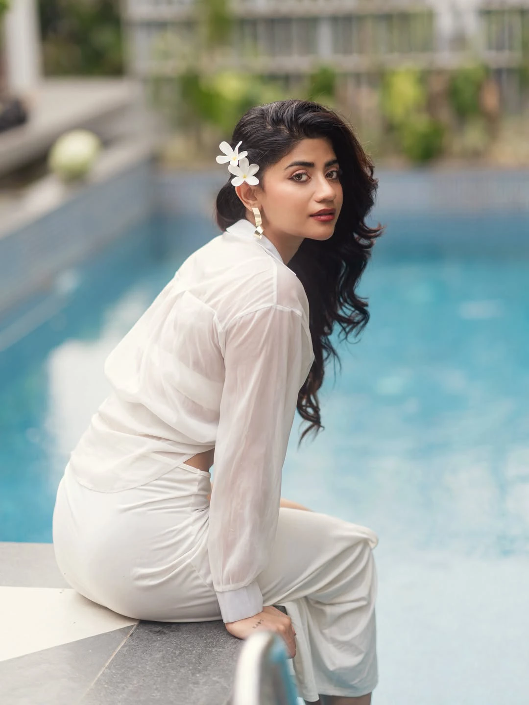 Abhignya Vuthaluru Shares Sizzling Photos From Swimming Pool