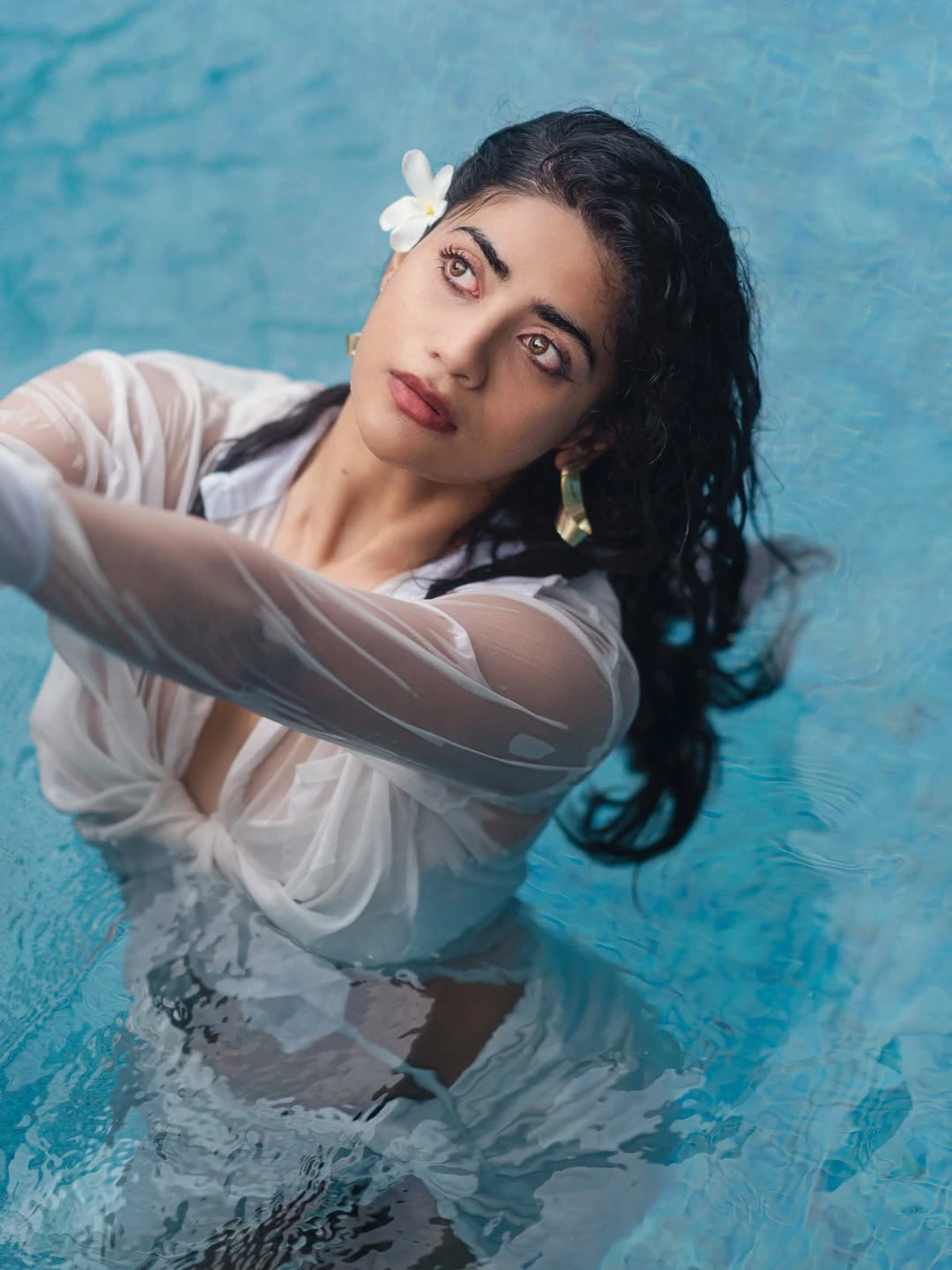 Abhignya Vuthaluru Shares Sizzling Photos From Swimming Pool