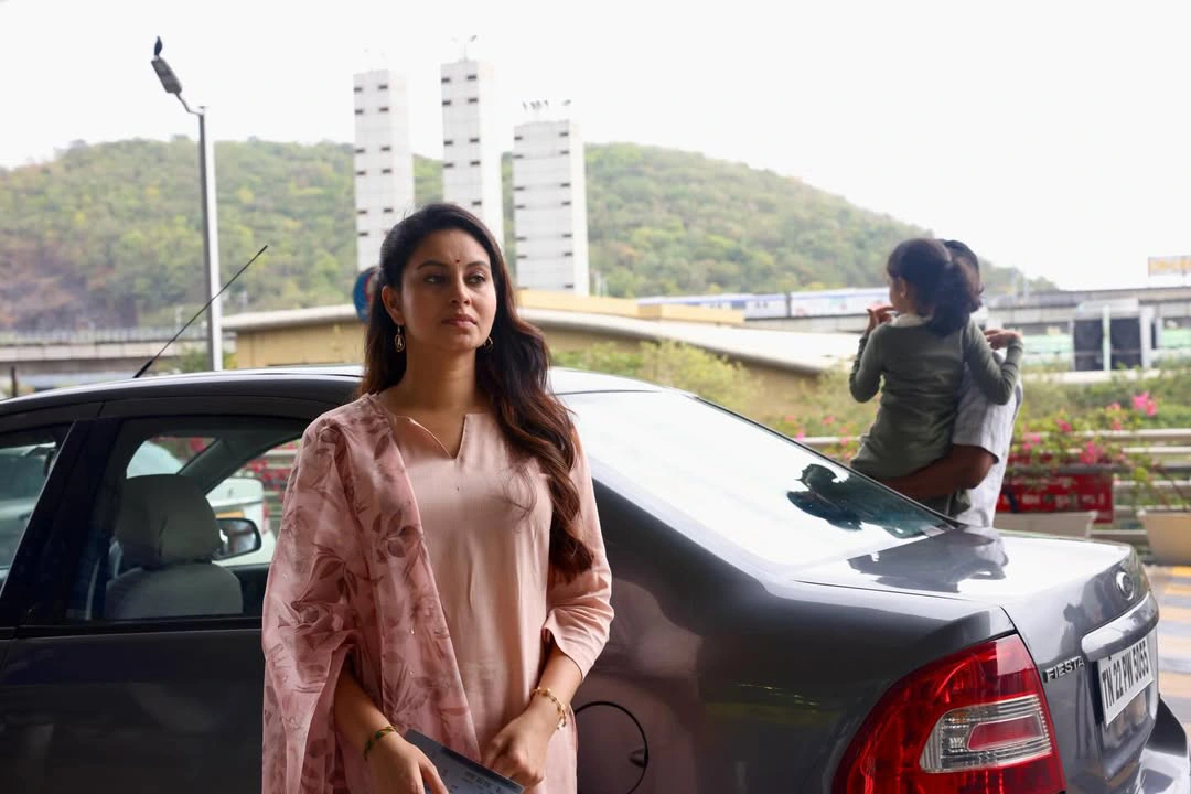 Abhinaya Shares Carmeni Selvam Working Stills