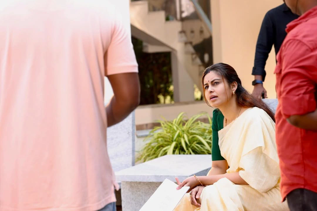 Abhinaya Shares Carmeni Selvam Working Stills