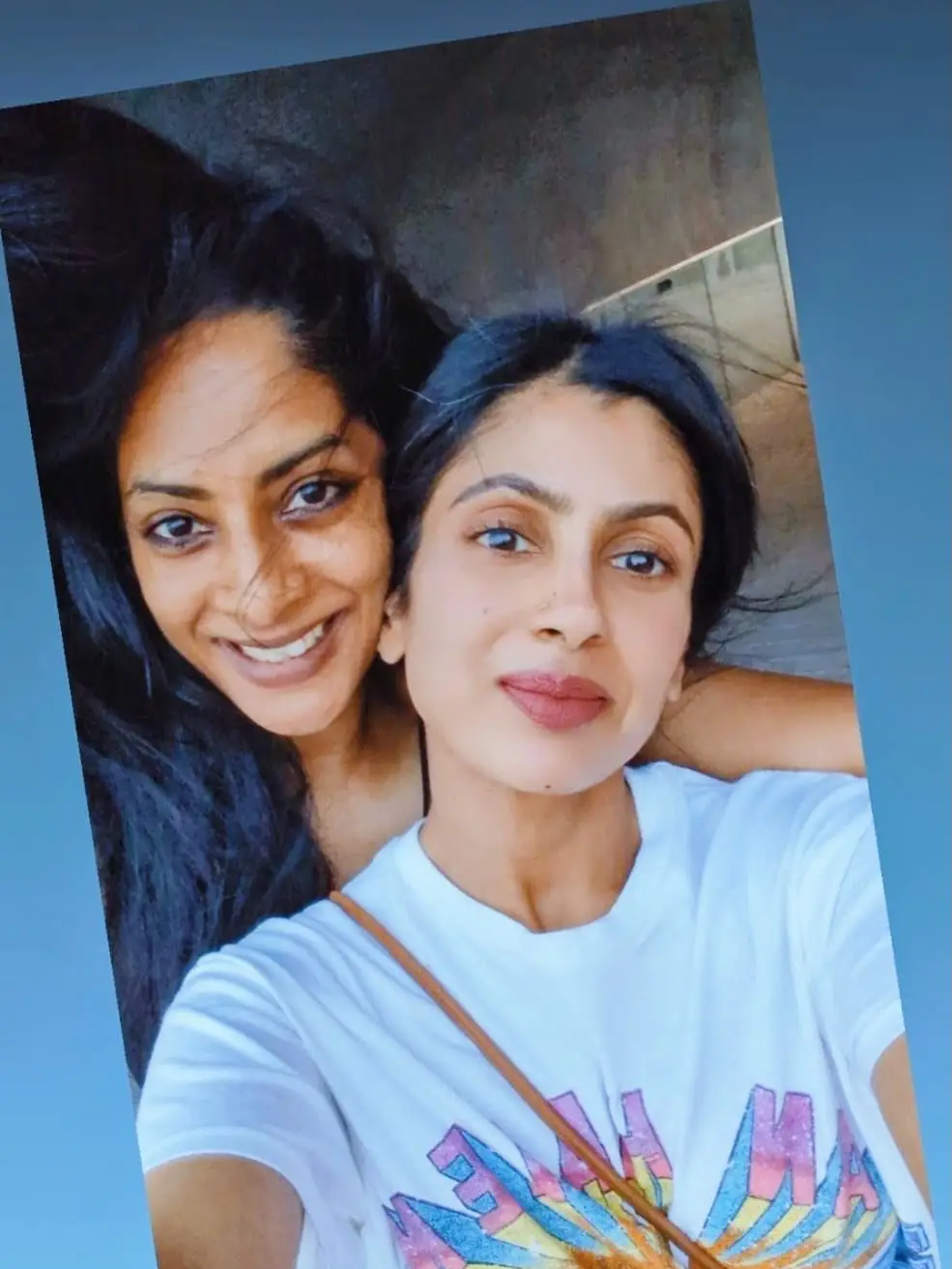 Actress Sriya Reddy school friends photos