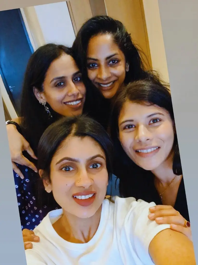 Actress Sriya Reddy school friends photos