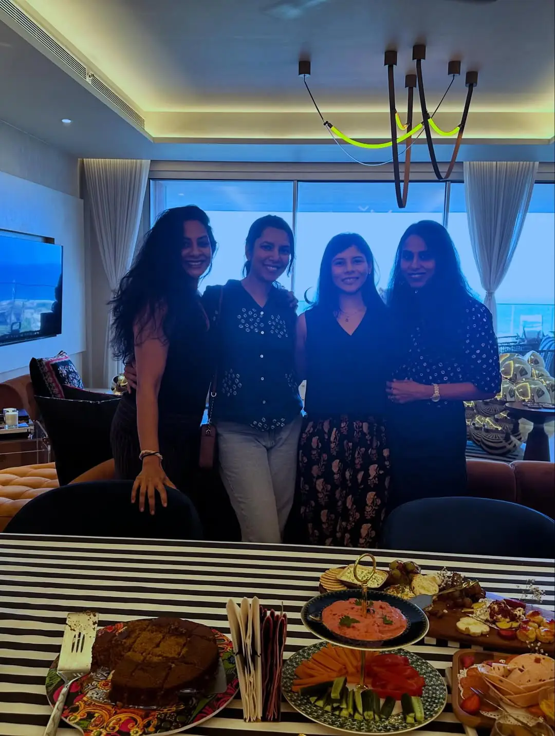 Actress Sriya Reddy school friends photos