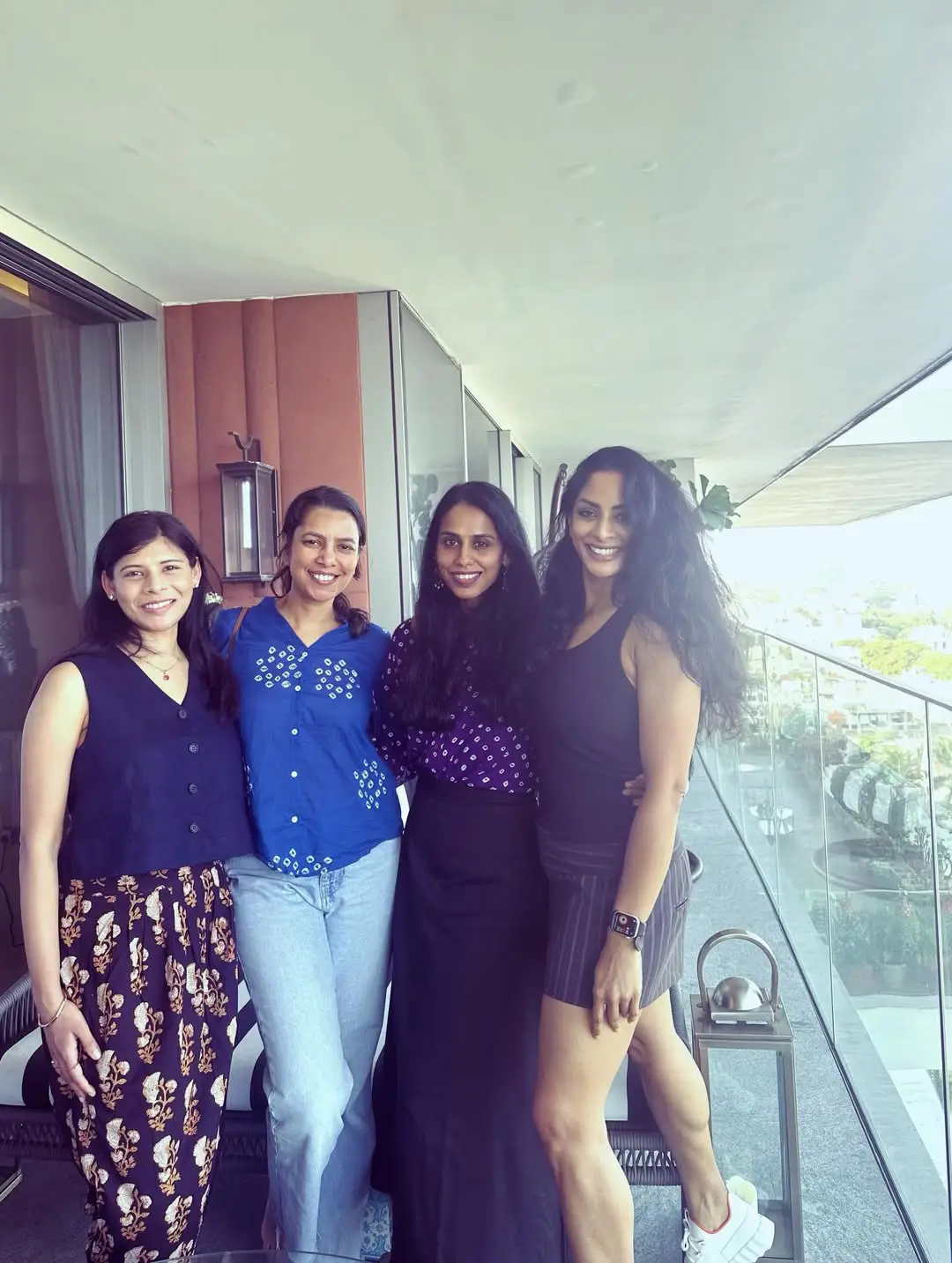 Actress Sriya Reddy school friends photos