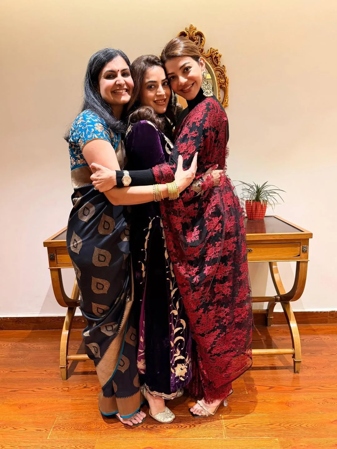 Agarwal sisters kajal and nidhi in saree photos