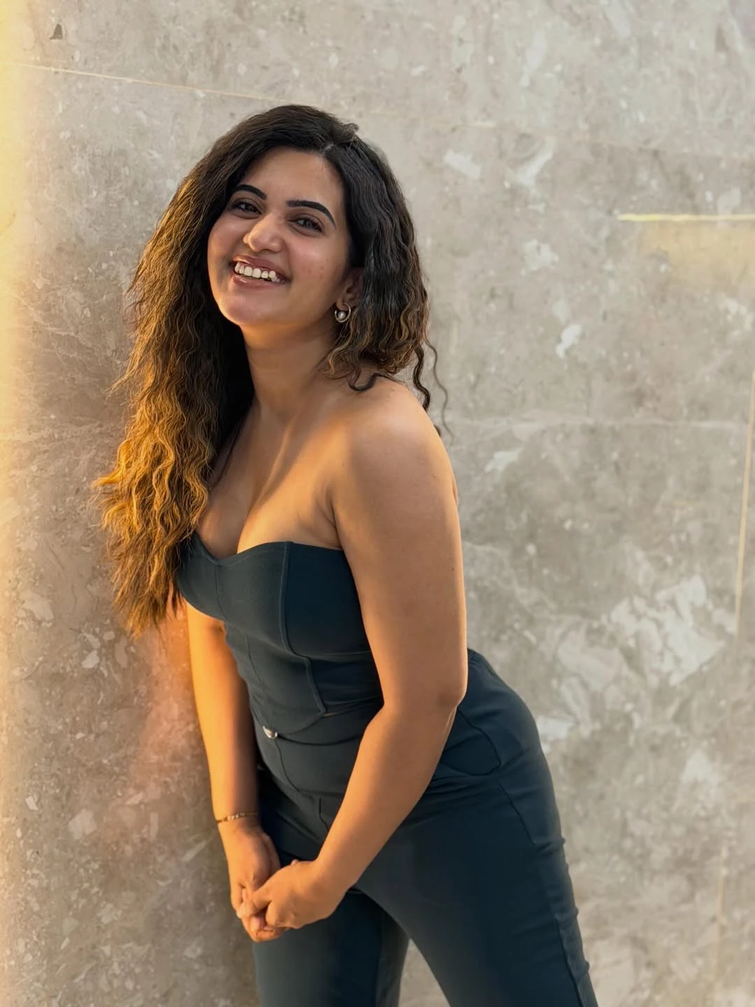 Anchor Sravanthi Shares Sizzling photos