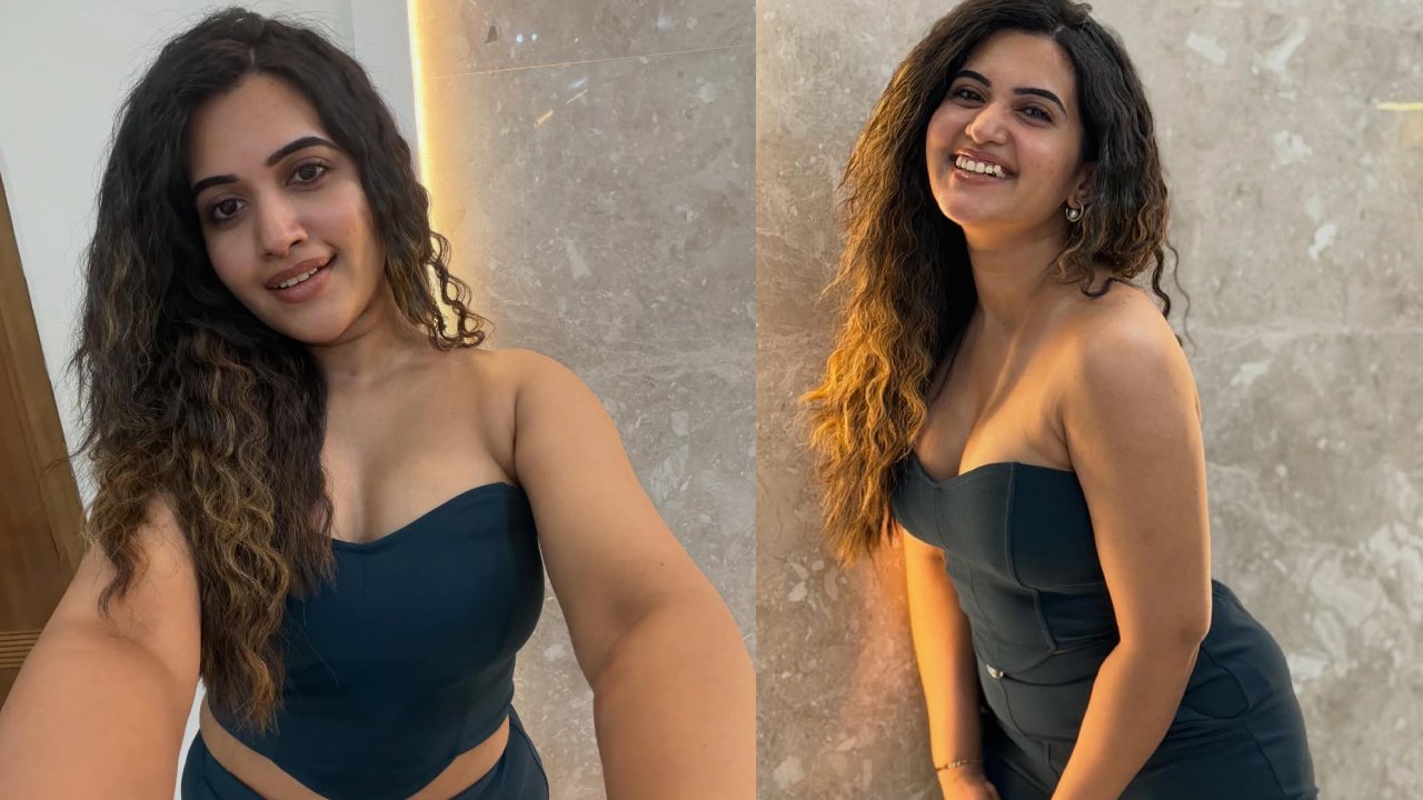 Anchor Sravanthi Shares Sizzling photos