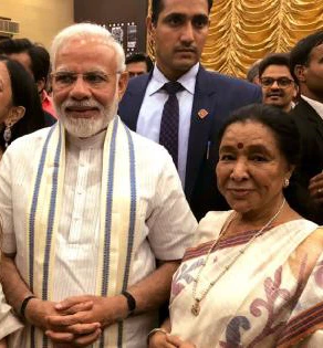 Singer Asha Bhosle Old Photos