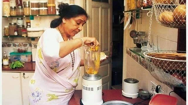 Singer Asha Bhosle Old Photos