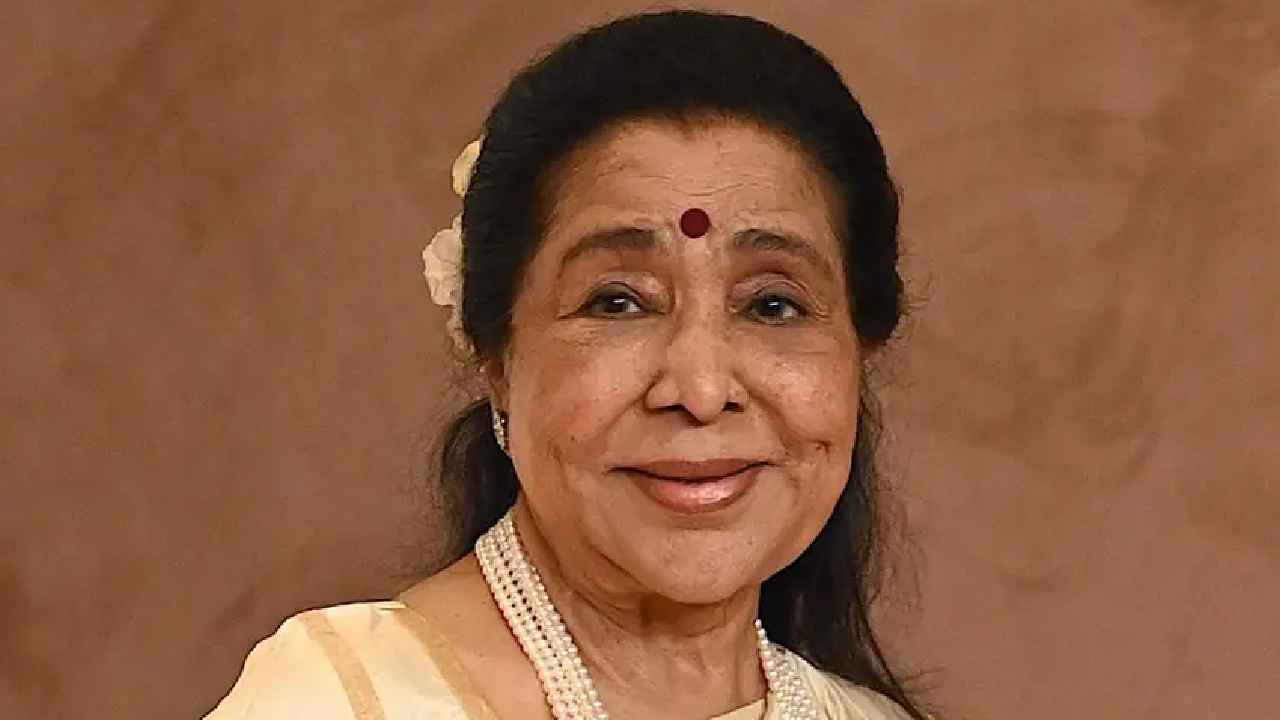 Asha Bhosle: ఆసుపత్రిలో ప్రముఖ గాయని ఆశా భోస్లే.. ఆందోళనలో అభిమానులు