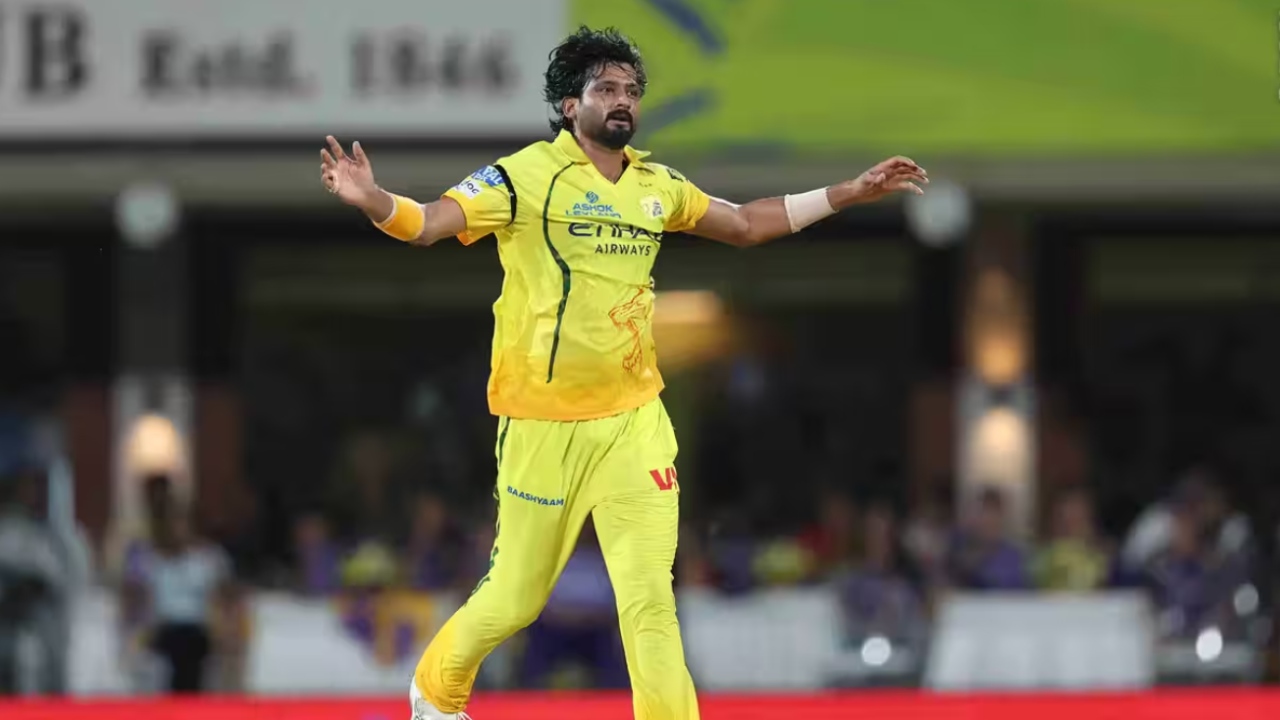 CSK : స‌న్‌రైజ‌ర్స్‌తో మ్యాచ్‌కు ముందు సీఎస్‌కేకు కోలుకోలేని షాక్‌.. 4 కోట్ల ప్లేయ‌ర్ టోర్నీ నుంచి ఔట్‌..