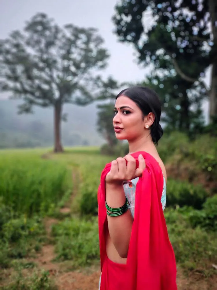 Bigg Boss fame Inaya Sultana engaged in agricultural work