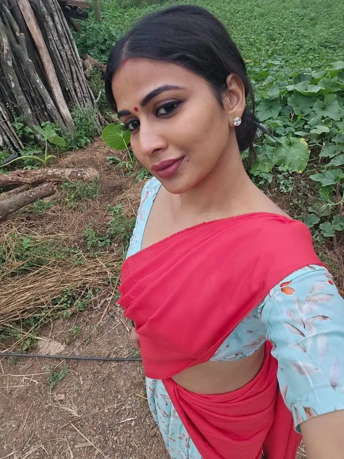 Bigg Boss fame Inaya Sultana engaged in agricultural work