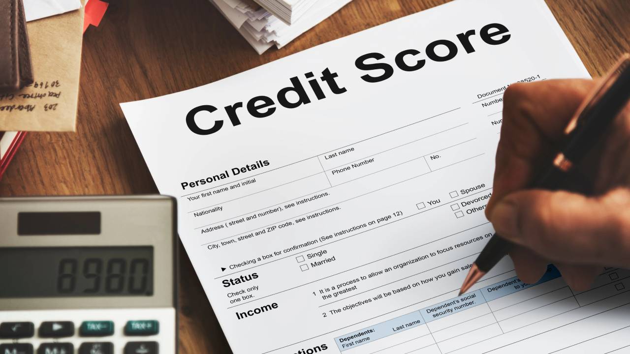 CIBIL Score : మీ CIBIL స్కోర్ 700 కన్నా తగ్గిందా? బ్యాంకు లోన్ రిజెక్ట్ అవుతుందా? వడ్డీ రేట్లు పెరుగుతాయా? పూర్తి నిజం ఇదే!