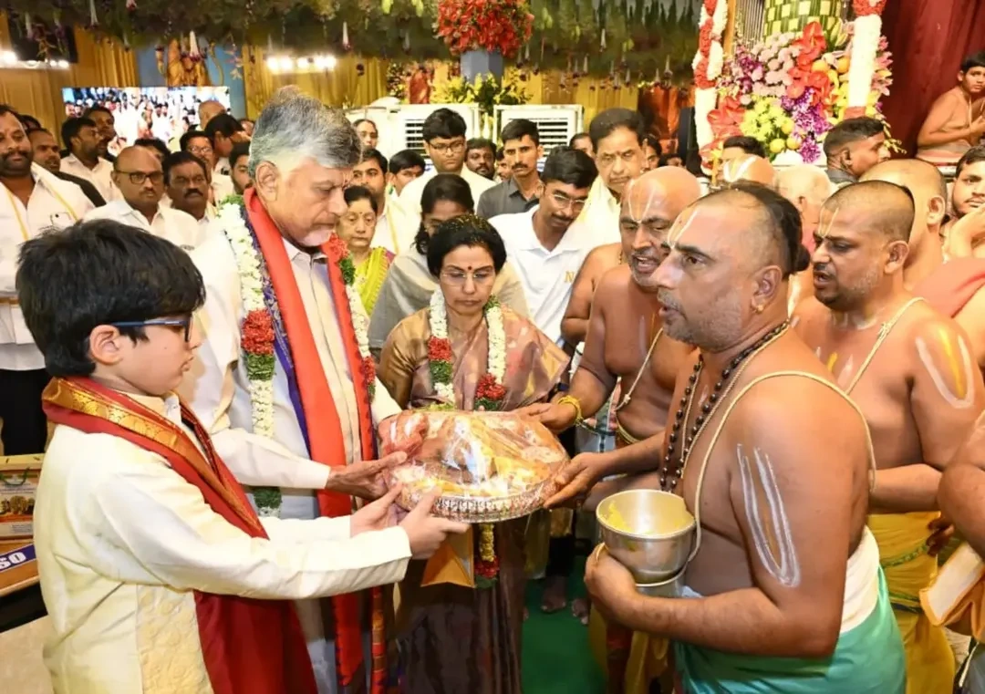 CM Chandrababu Visits Vontimitta SeethaRama Kalyanam With Family