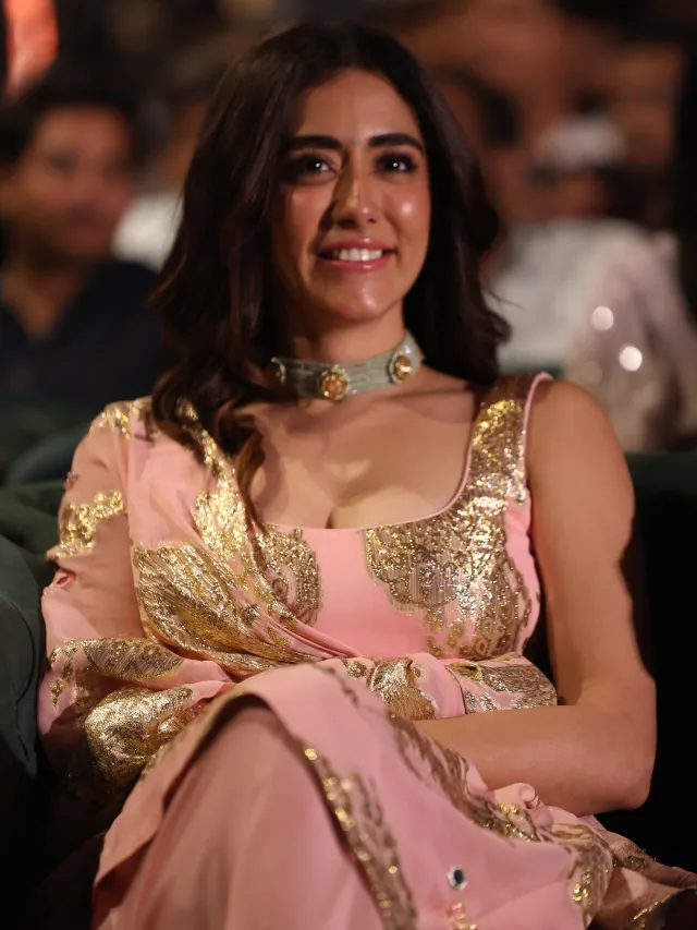 Adivi Sesh Mrunal Thakur Dacoit Pre Release Event