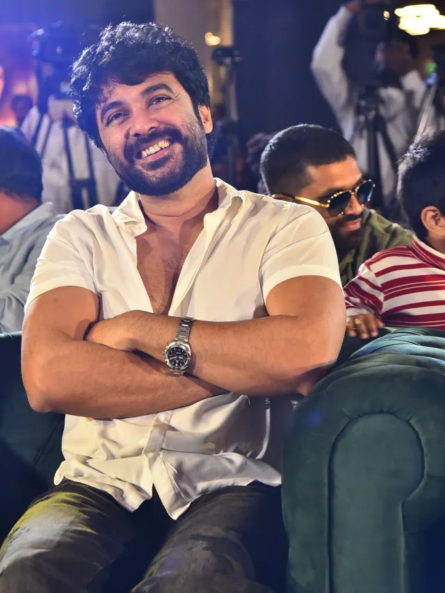 Adivi Sesh Mrunal Thakur Dacoit Pre Release Event