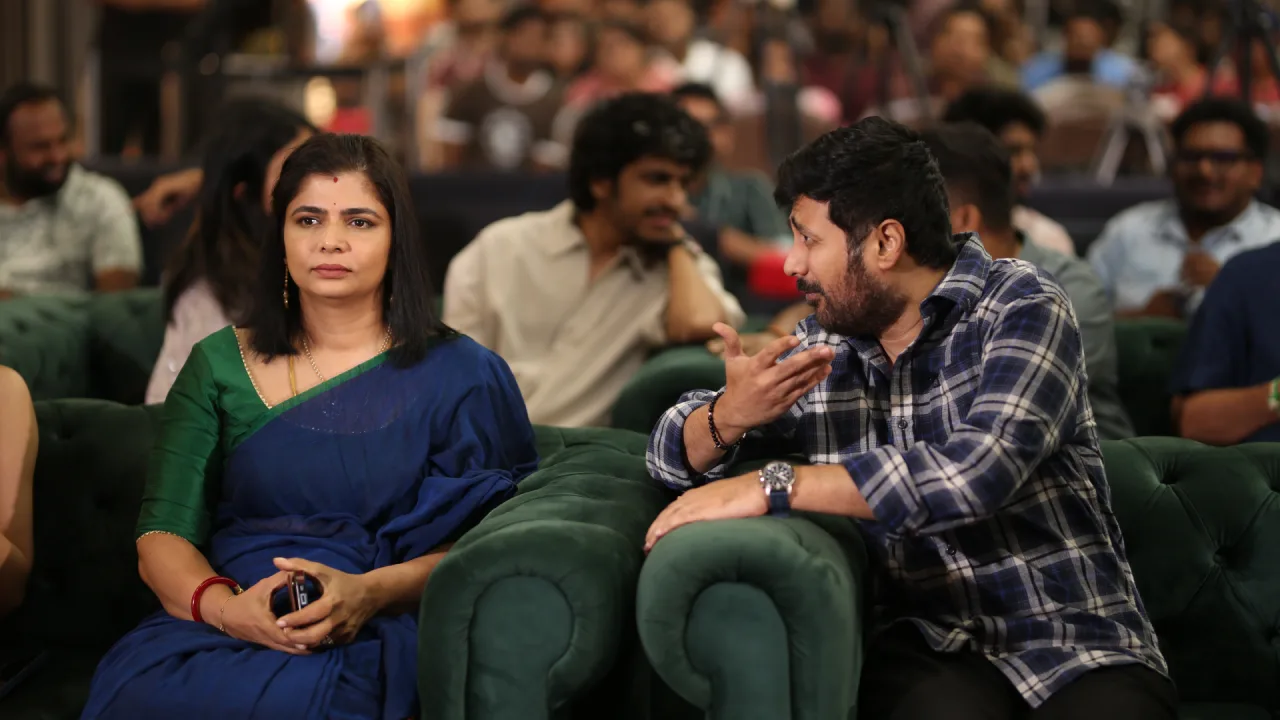 Adivi Sesh Mrunal Thakur Dacoit Pre Release Event