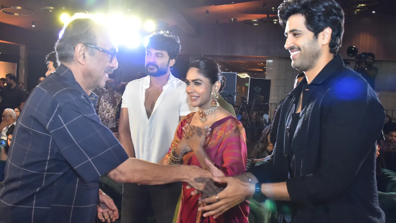 Adivi Sesh Mrunal Thakur Dacoit Pre Release Event