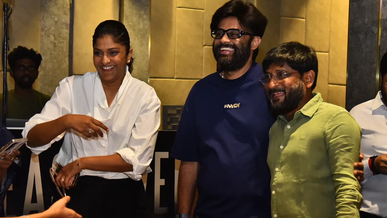 Adivi Sesh Mrunal Thakur Dacoit Pre Release Event