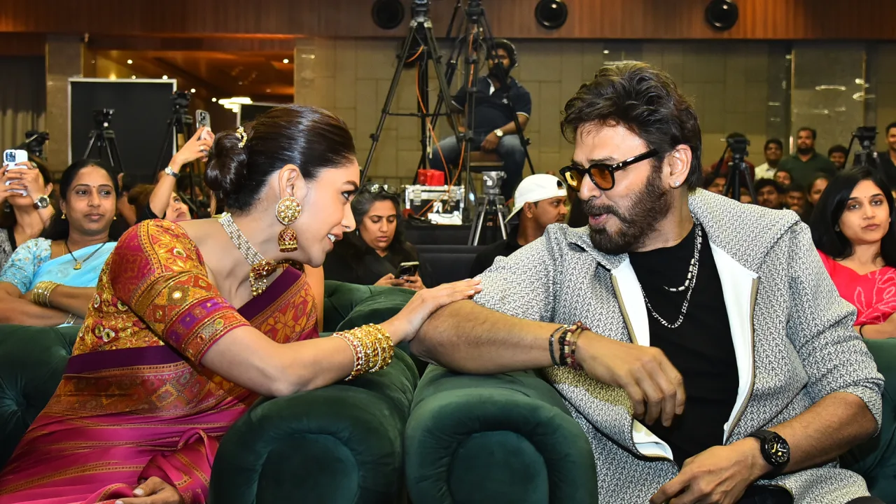 Adivi Sesh Mrunal Thakur Dacoit Pre Release Event