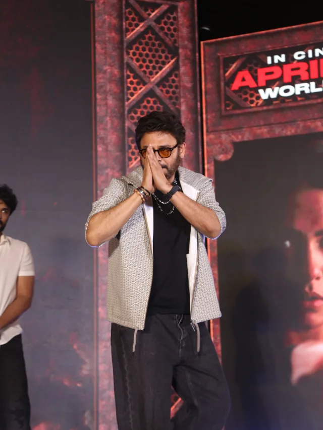 Adivi Sesh Mrunal Thakur Dacoit Pre Release Event