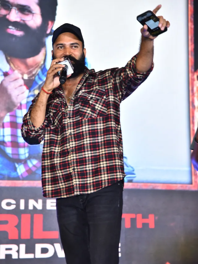 Adivi Sesh Mrunal Thakur Dacoit Pre Release Event
