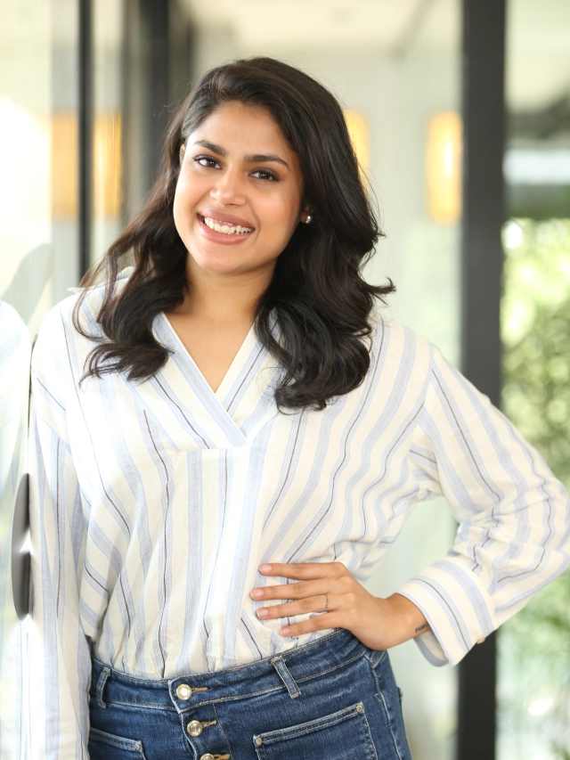 Faria Abdullah Stylish Looks