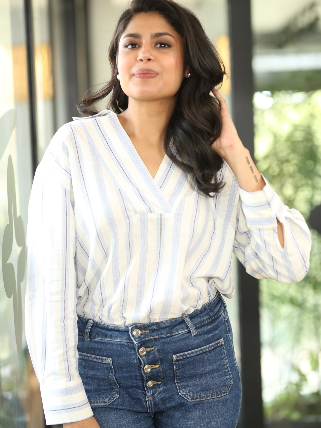 Faria Abdullah Stylish Looks