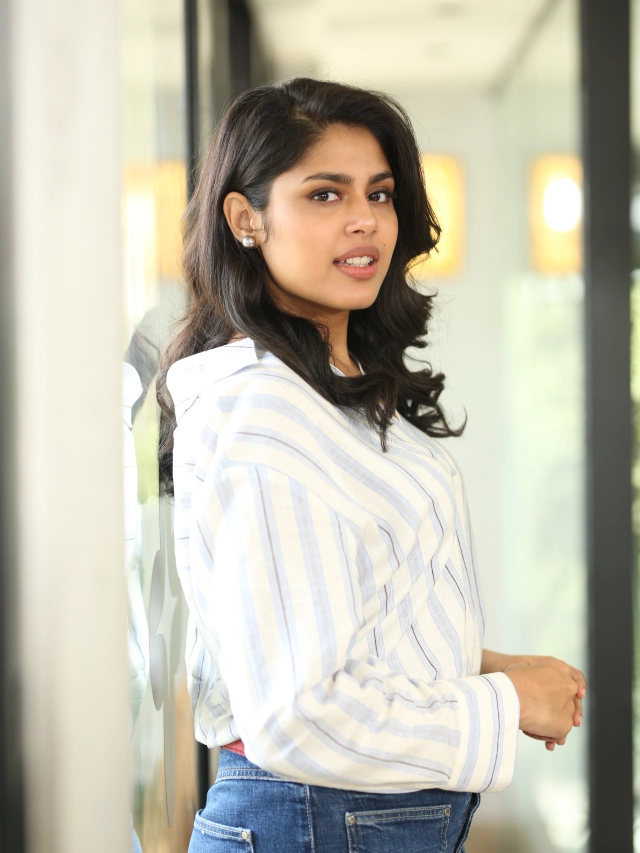 Faria Abdullah Stylish Looks