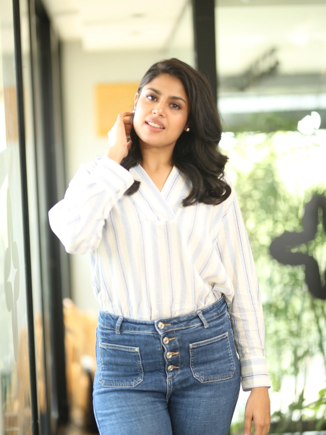 Faria Abdullah Stylish Looks