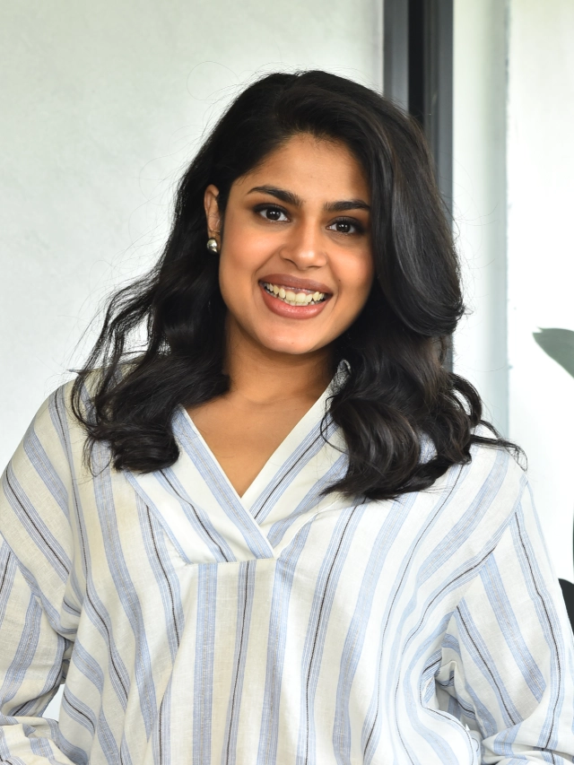 Faria Abdullah Stylish Looks